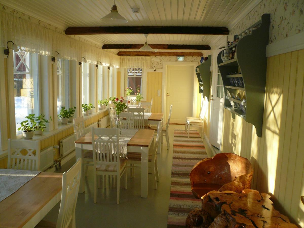 Lomamokkila Bed & Breakfast